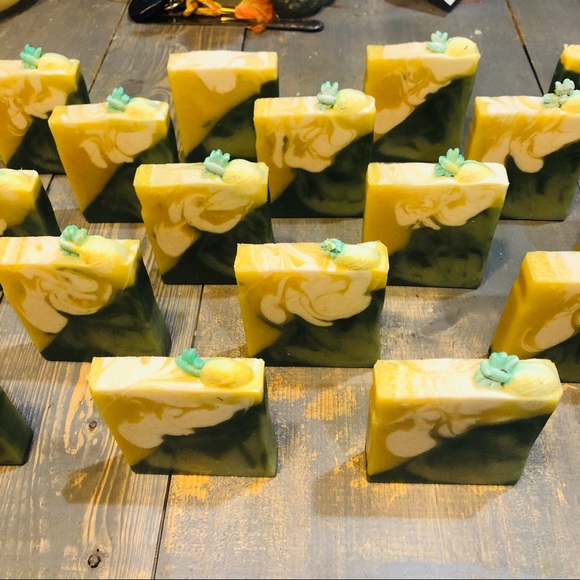 🍍🥥Piña Colada Goat Milk & Cream Essential Lather - Picture 2 of 10